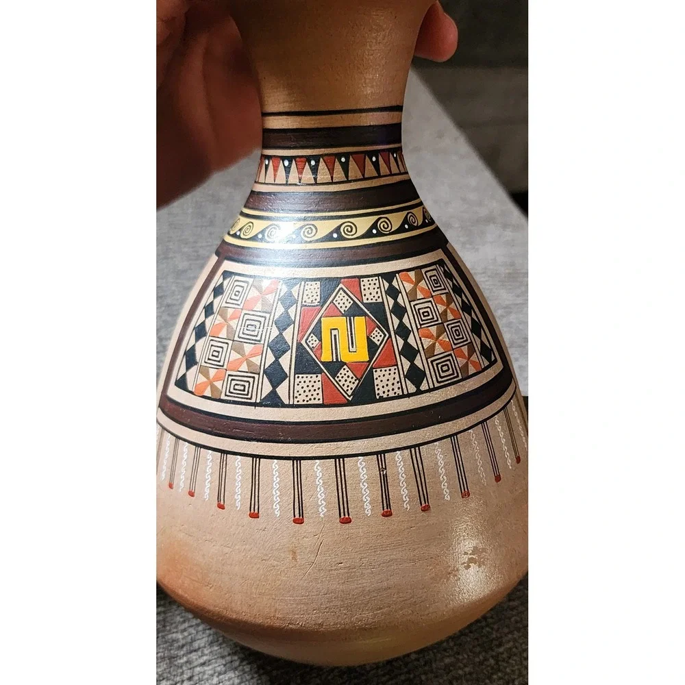 HP Hand Painted Terracotta Vase Peruvian Folk Art Geometric Tribal Pottery Urn
